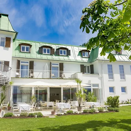 Hotell Strandhotel Kärntnerhof