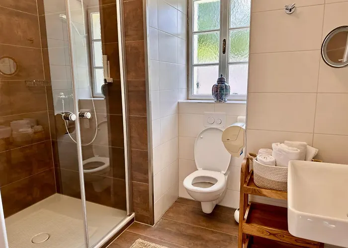 מלון Strandhotel Kaerntnerhof